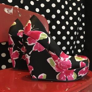 ELLE JESSICA WEDGES // Black // Pink // Red